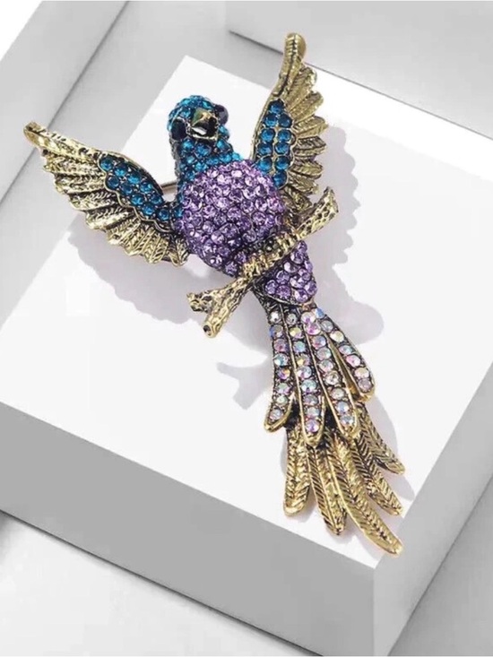 Jewelry - Elegant Gold and Multicolor Bird Brooch